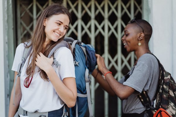 Les innovations en matière de tourisme de luxe pour les jeunes adultes
